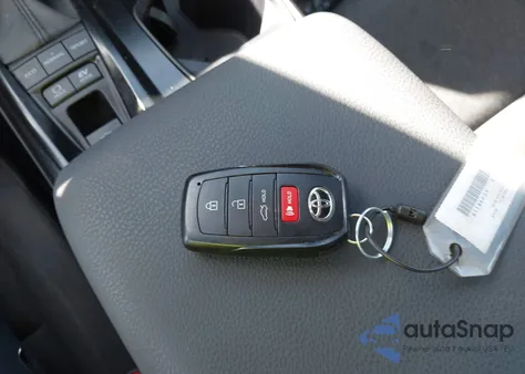 2025 Toyota Camry Le from USA, damaged, VIN 4T1DAACKXSU098110